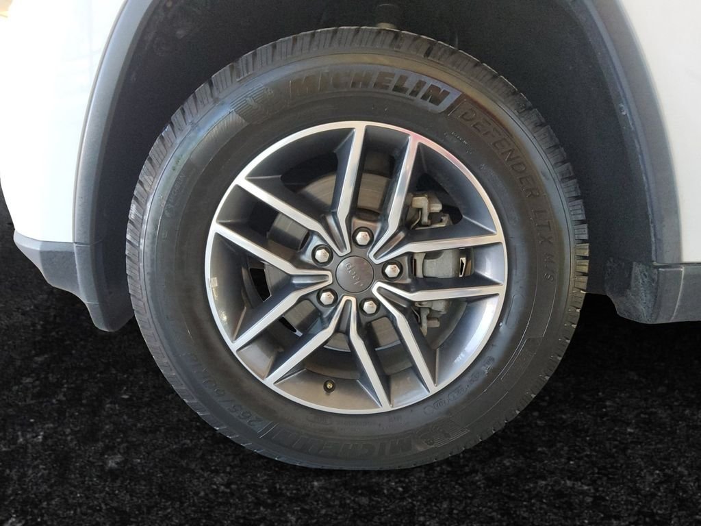 Used 2019 White Jeep Limited image 27