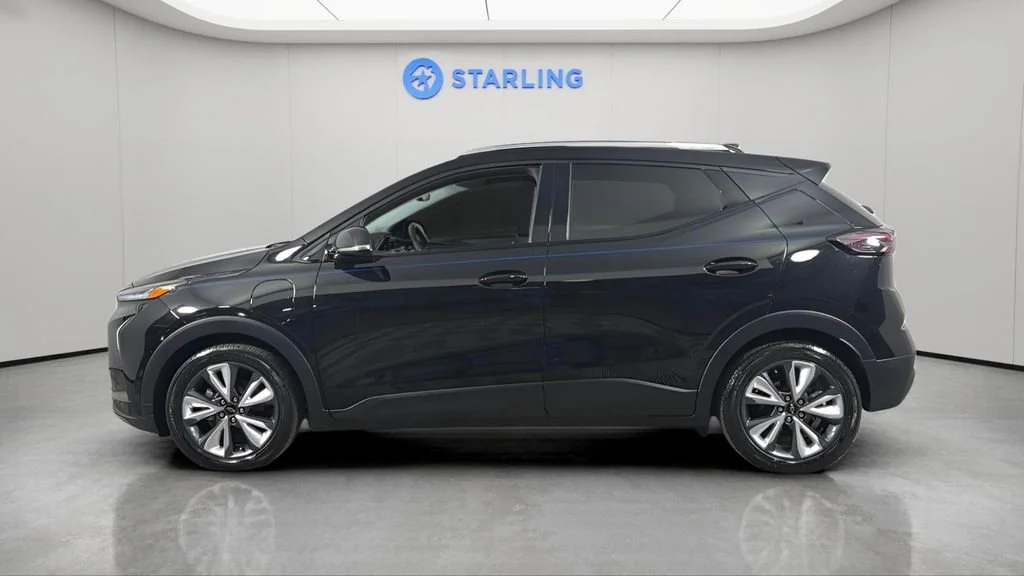 Used 2023 Mosaic Black Metallic Chevrolet LT image 3