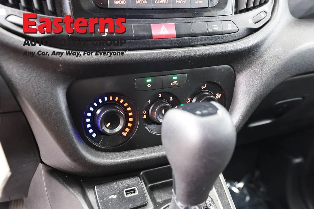 Used 2021 White Ram Tradesman SLT image 19