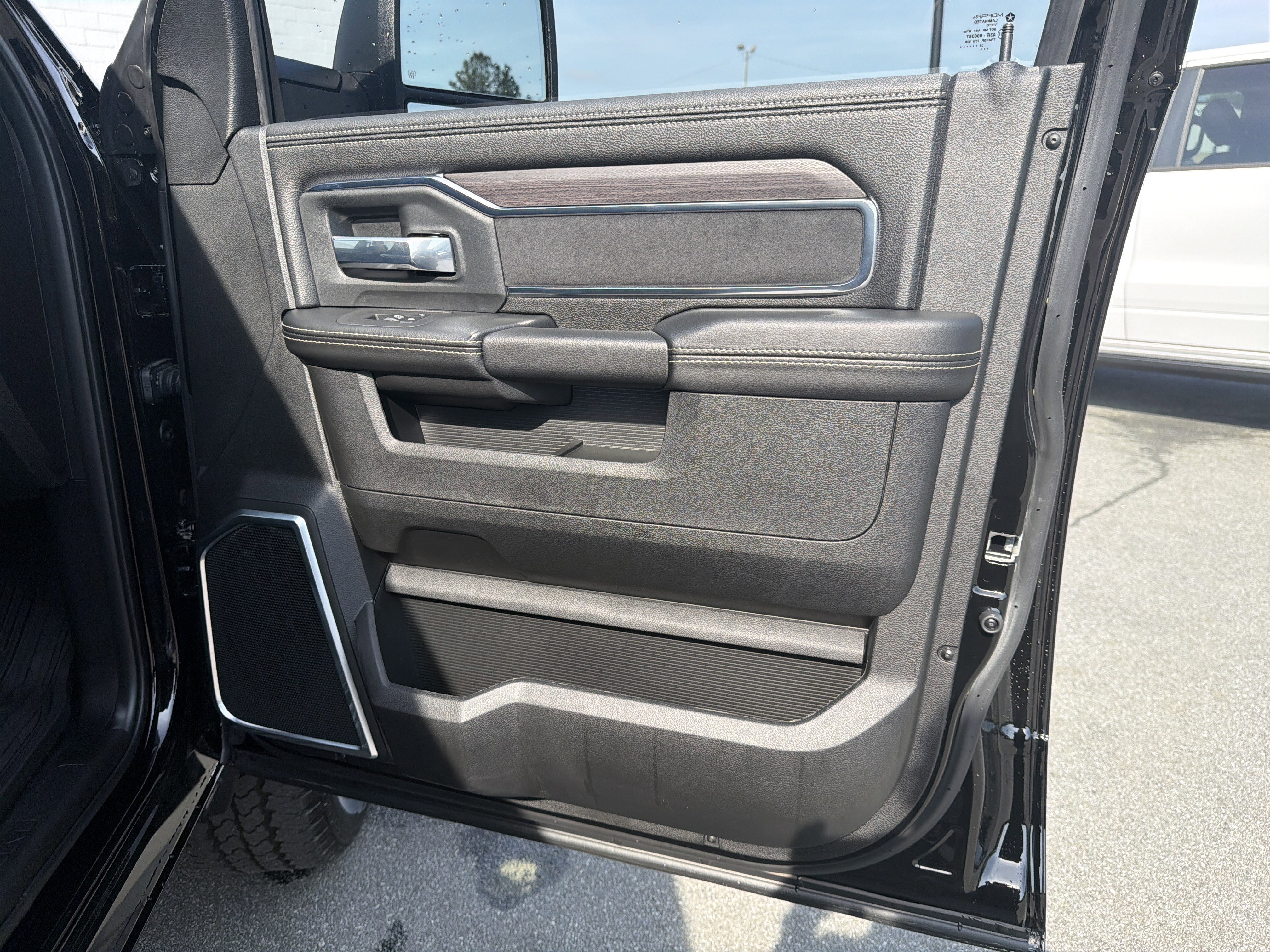 2026 RAM 2500 Laramie - Photo 17