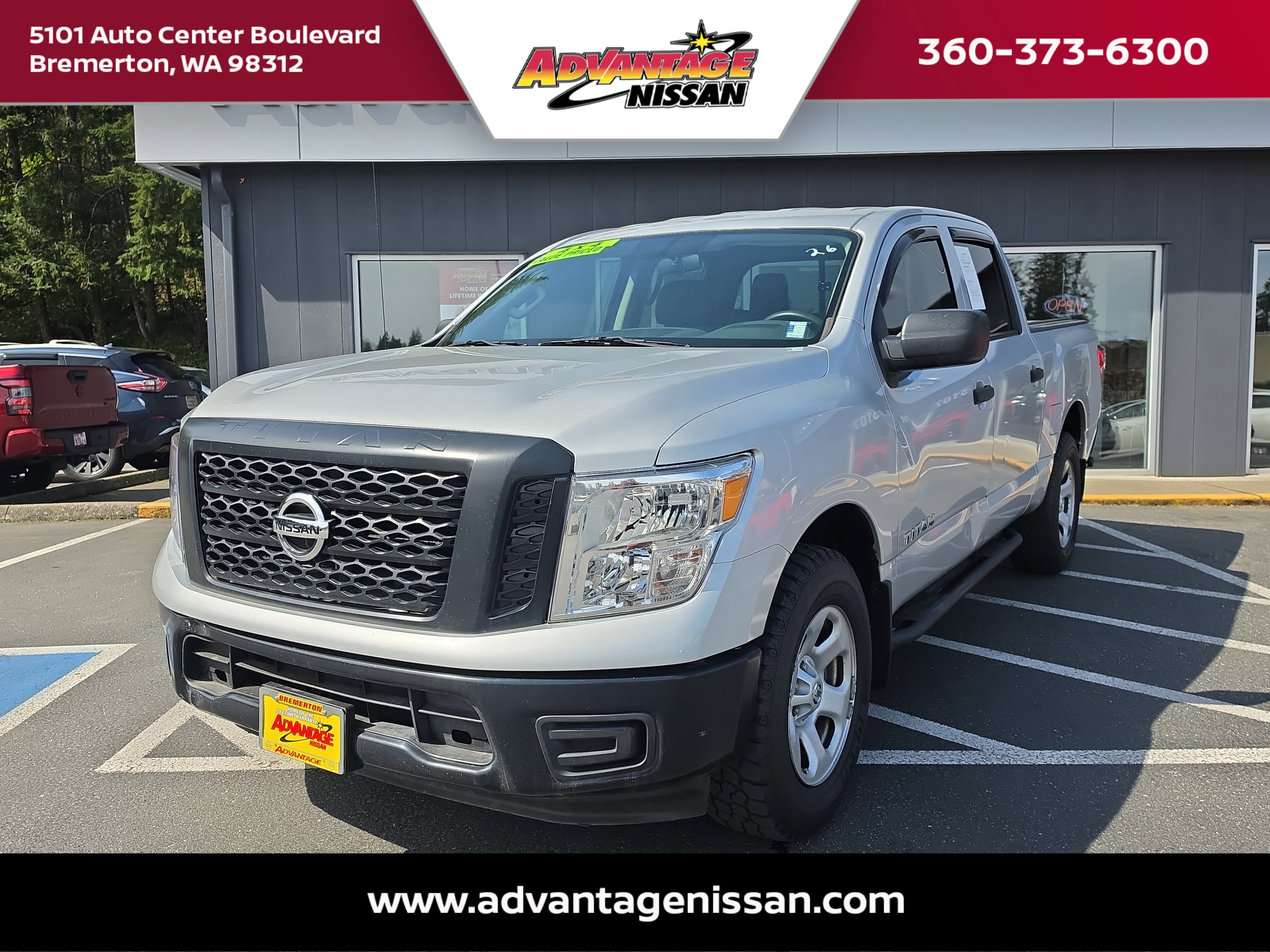 2018 Nissan Titan S 4X4 Crew Cab's photo