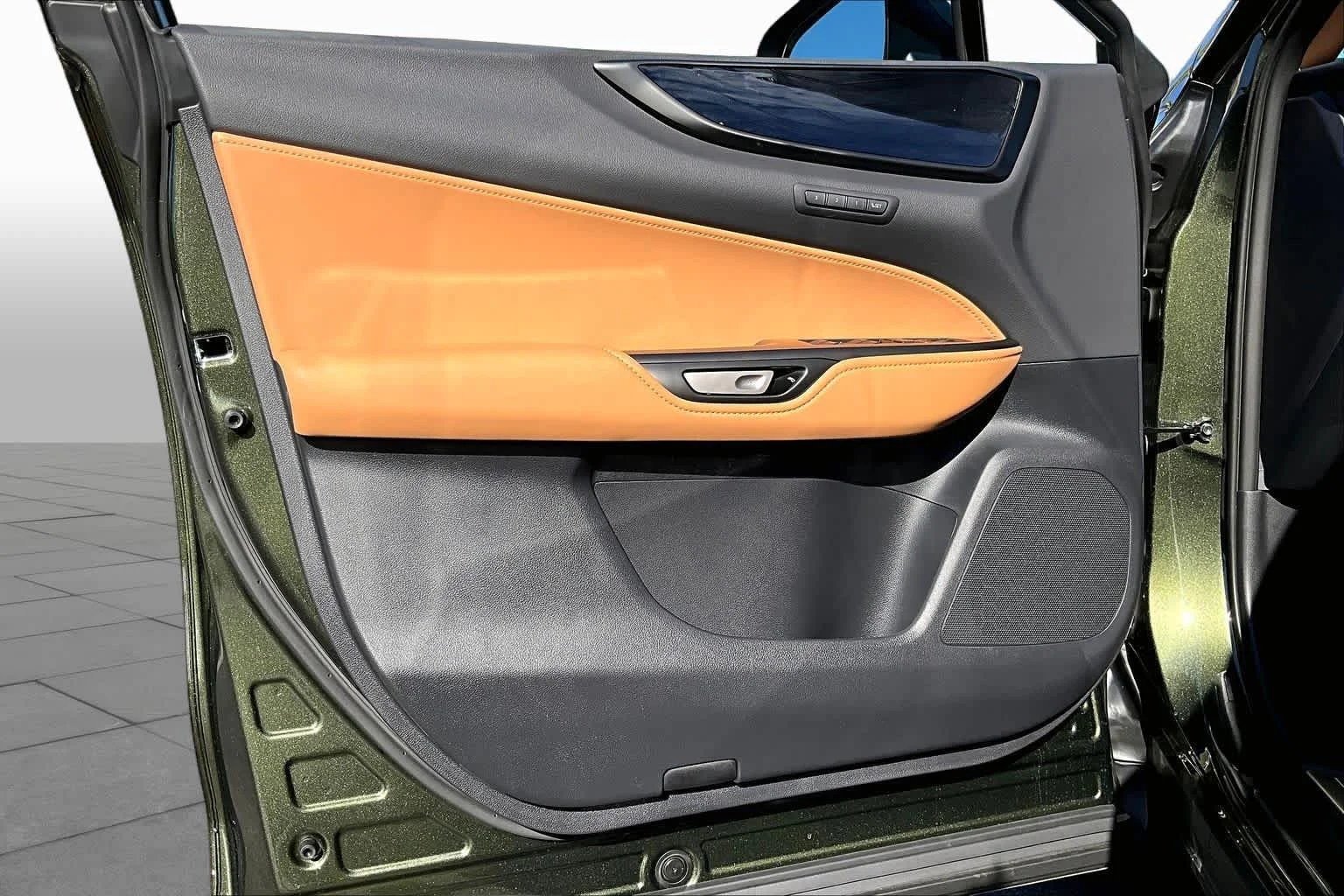 New 2026 Nori Green Pearl Lexus PREMIUM PLUS AWD image 16