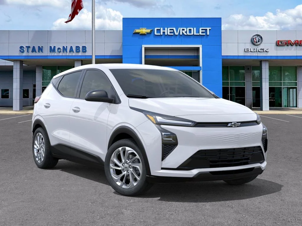 New 2027 Summit White Chevrolet LT image 7