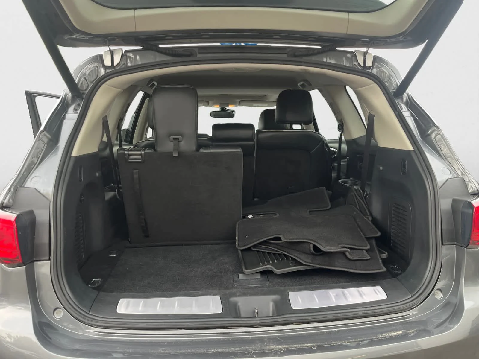 Used 2020 Liquid Platinum INFINITI LUXE image 20