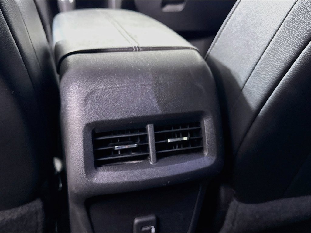 Used 2020 Iridescent Pearl Tricoat Chevrolet Premier image 28
