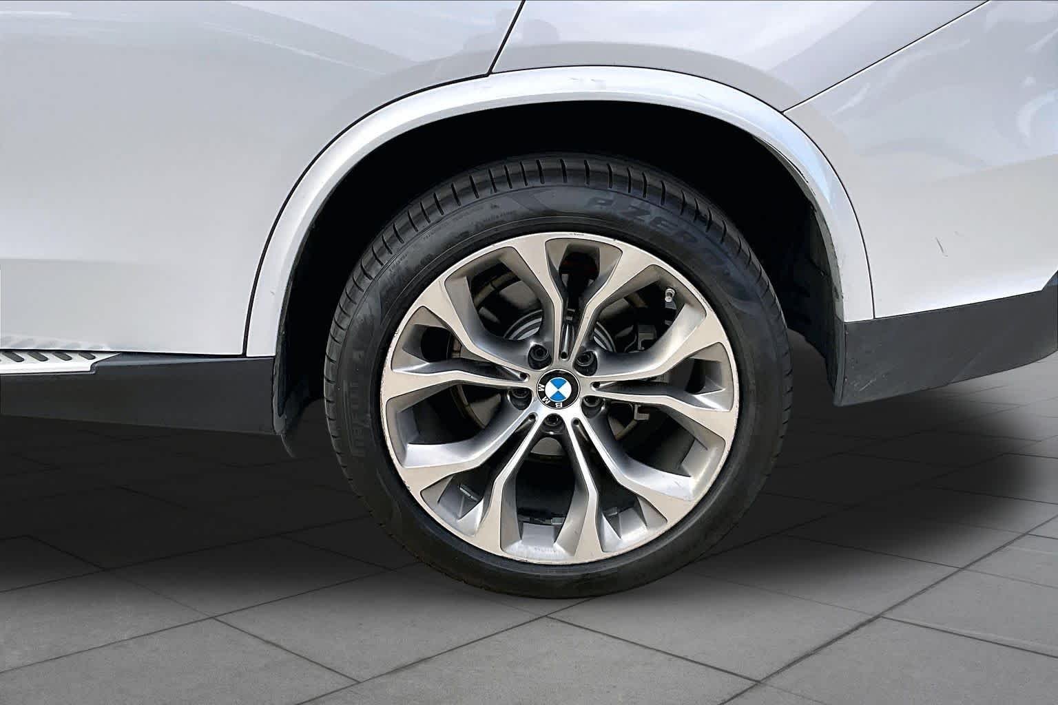 Used 2017 Mineral White Metallic BMW xDrive35i image 11