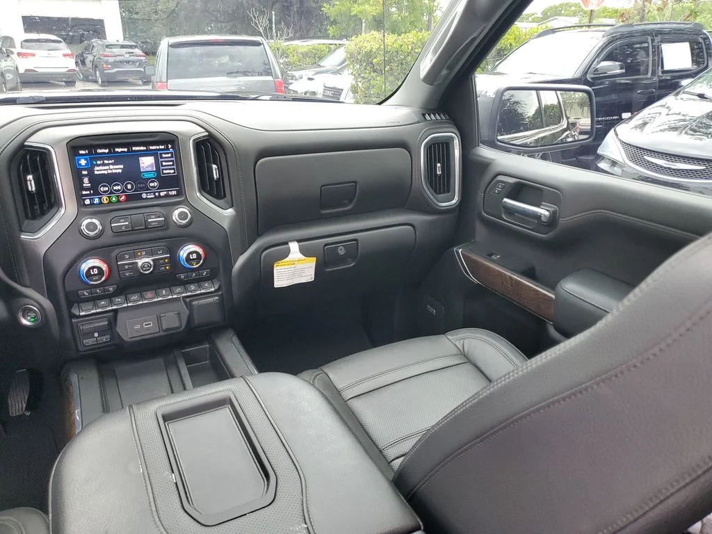 Used 2022 Black GMC Denali image 17