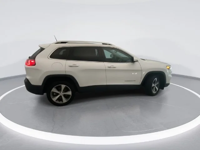Used 2021 White Jeep Limited image 2