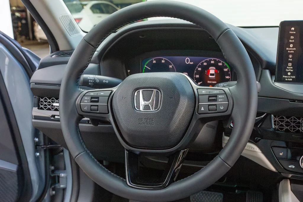 New 2026 Urban Gray Pearl Honda EX-L image 17