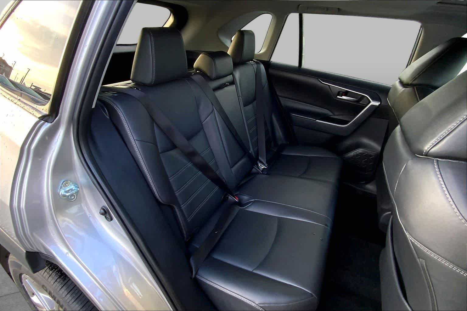 Used 2024 Silver Sky Metallic Toyota XLE Premium image 32