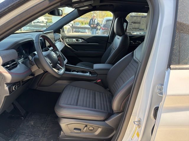 New 2026 Space White Metallic Ford ST-Line image 13