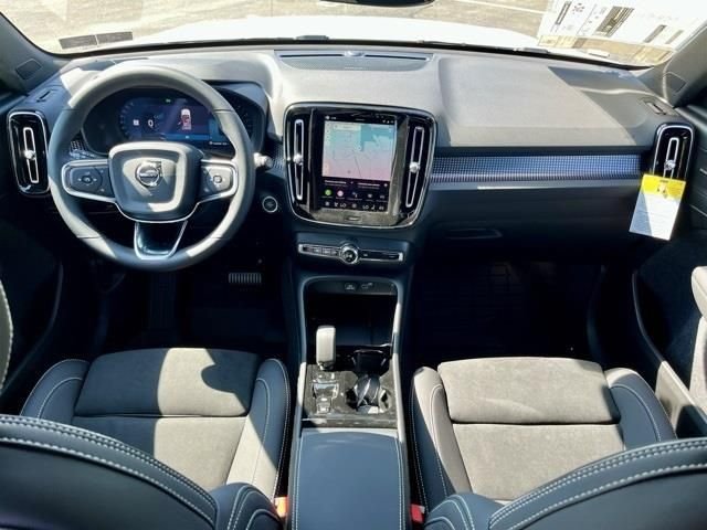 2026 Volvo XC40 Ultra Black Edition - Photo 21