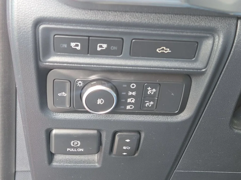 Used 2021 Red Ford XLT image 57
