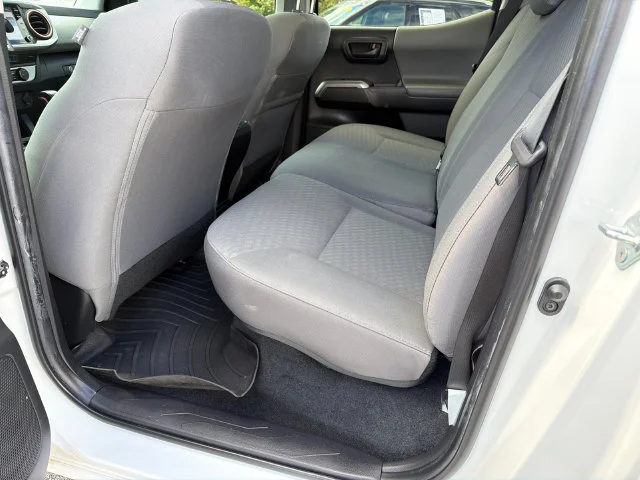 Used 2022 White Toyota SR5 V6 image 20