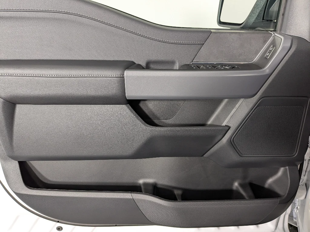 New 2026 OXFORD WHITE Ford XLT image 15