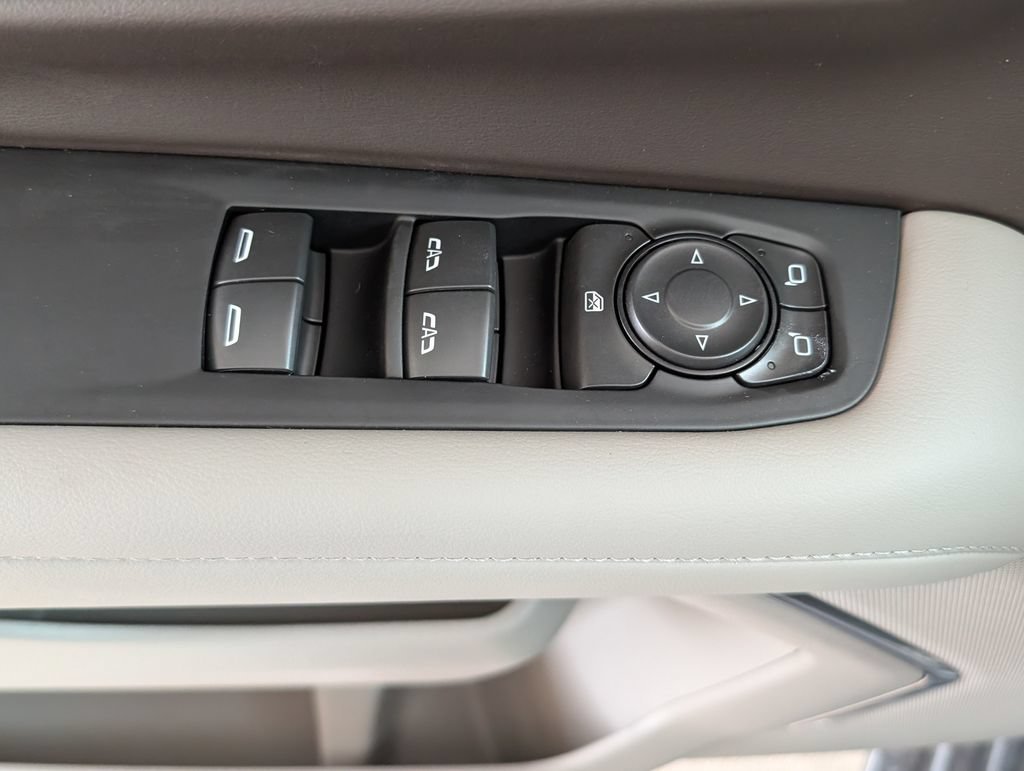 2026 Chevrolet Suburban LT - Photo 15