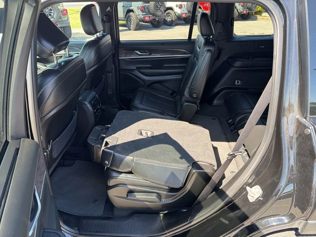 Used 2024 Black Jeep Limited image 24