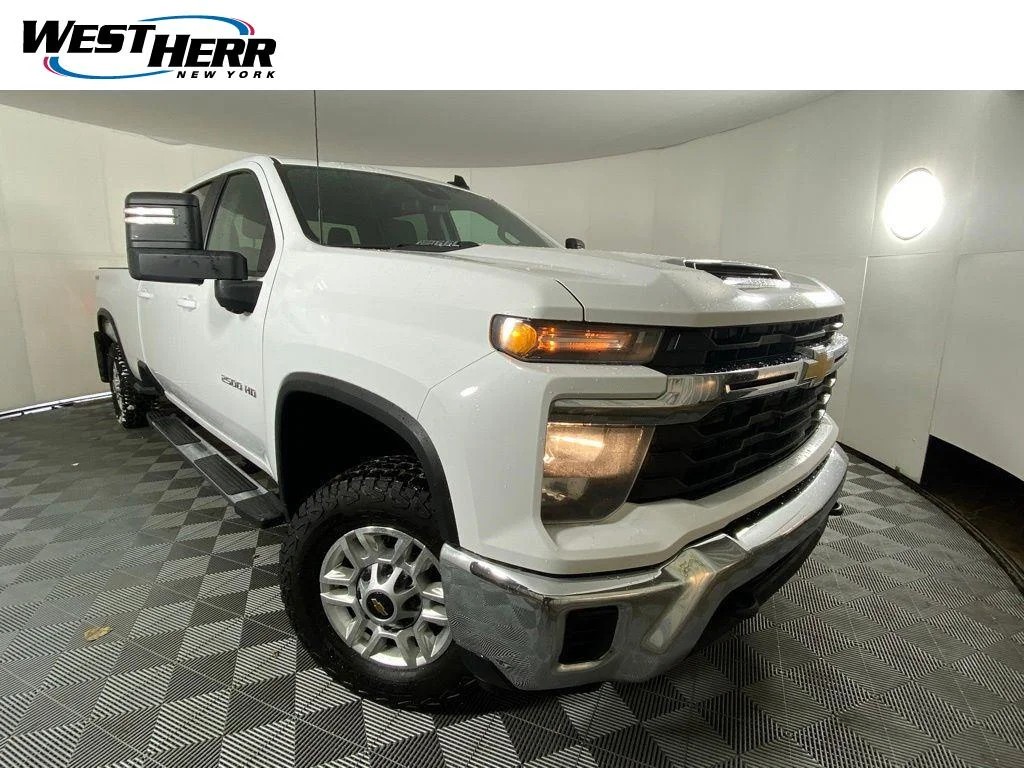 Used 2024 Summit White Chevrolet LT image 1