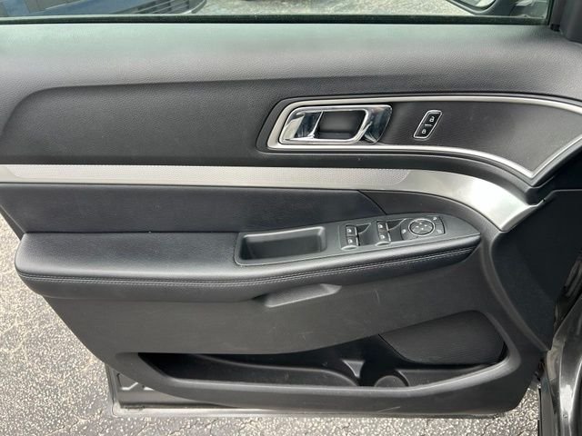 Used 2017 Gray Ford XLT image 12