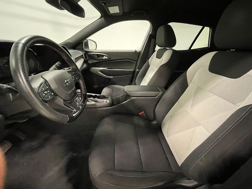 Used 2024 White Chevrolet 1RS image 3