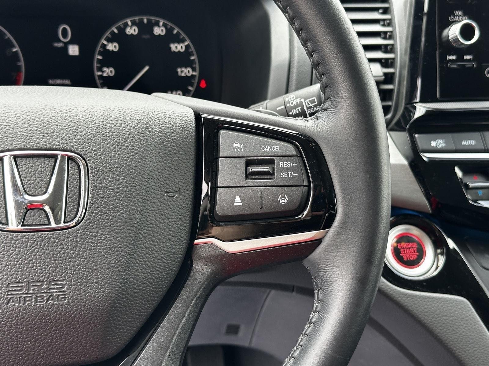 Used 2025 Platinum White Pearl Honda Touring image 11