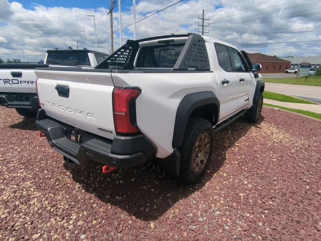 2026 Toyota Tacoma Trailhunter - Photo 8