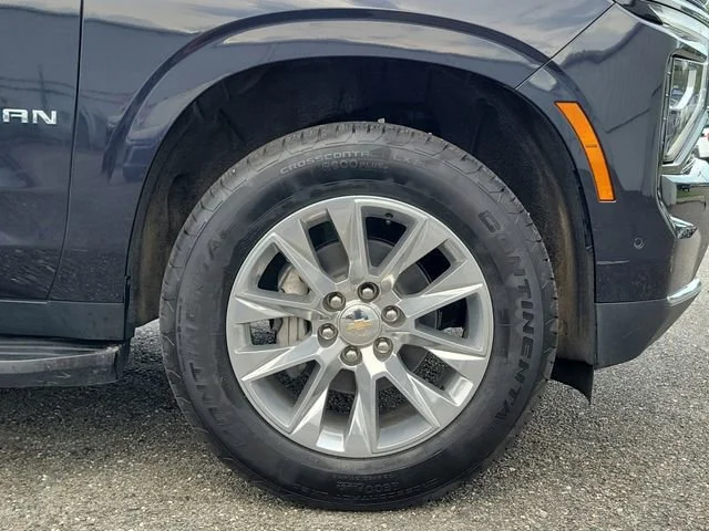 2025 Chevrolet Suburban Premier - Photo 6