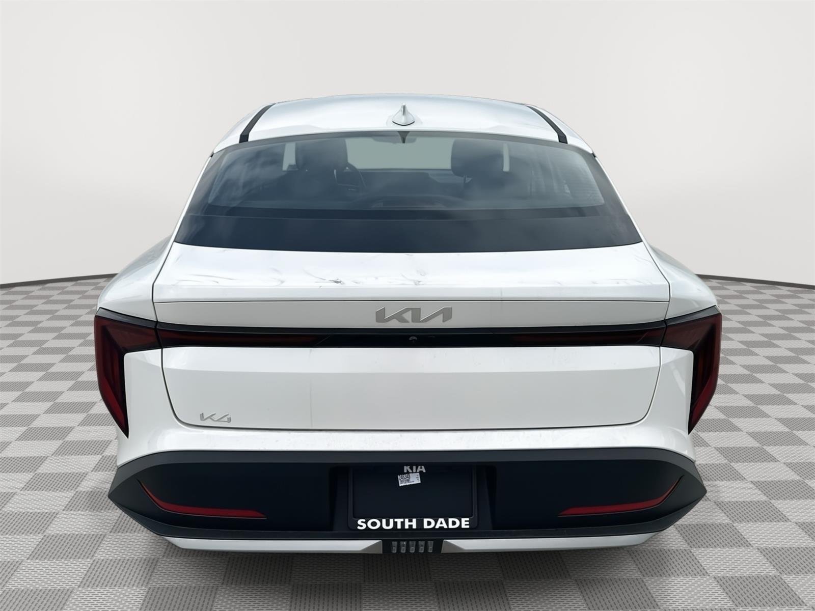 New 2025 Snow White Pearl Kia LX image 5