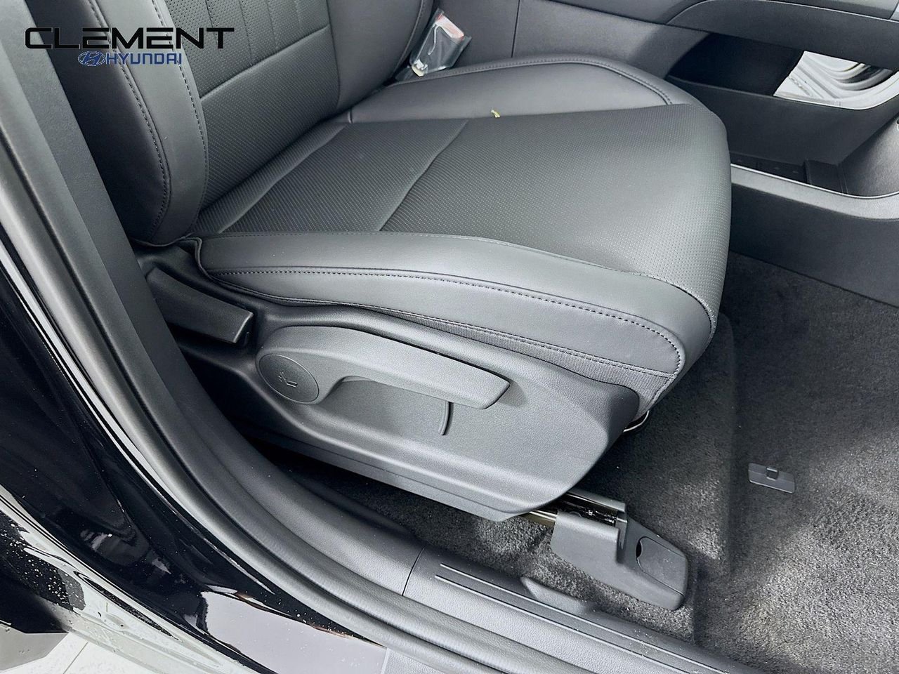 New 2026 Black Hyundai SEL AWD image 28