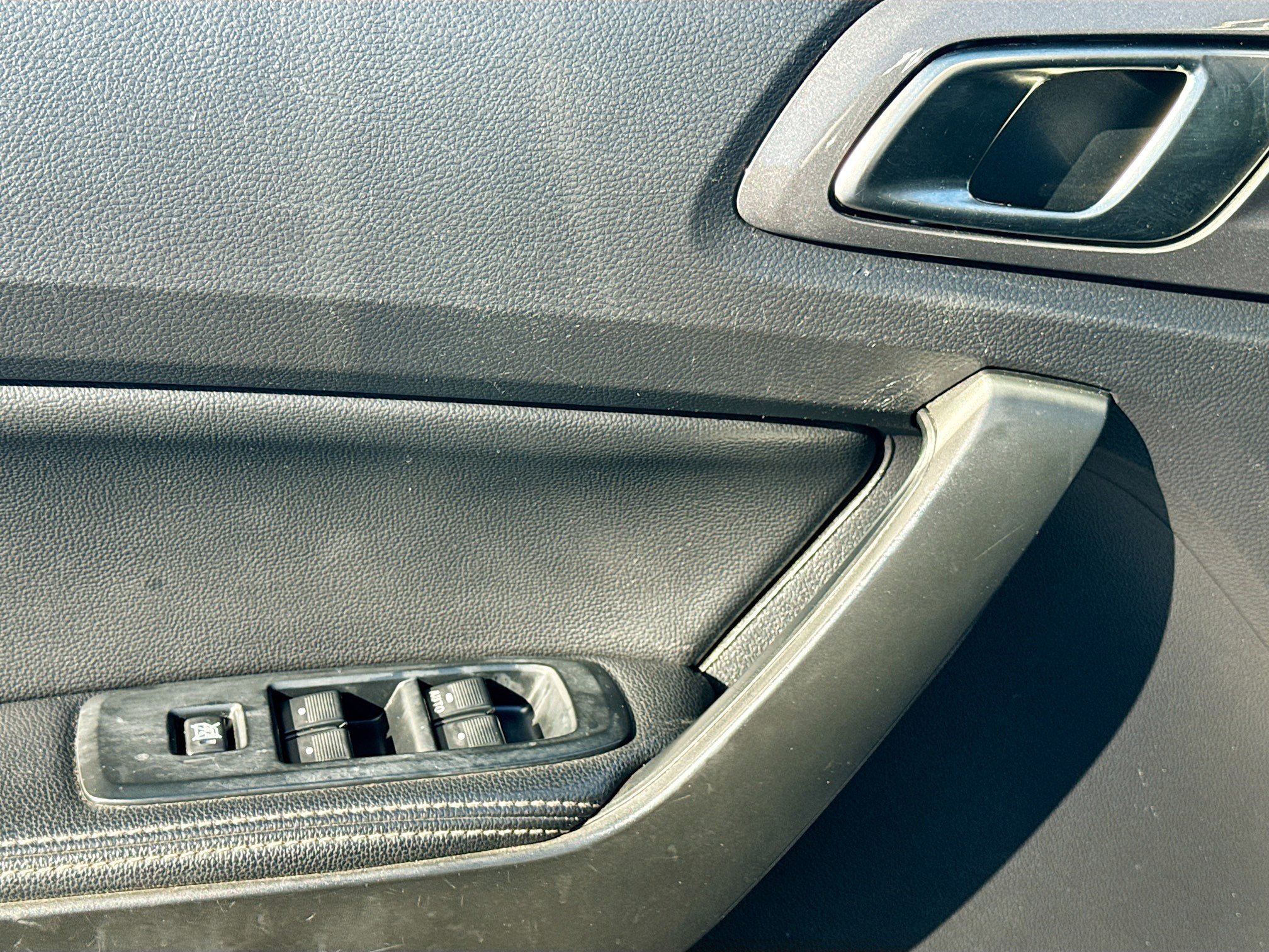 Used 2019 Shadow Black Ford LARIAT image 18