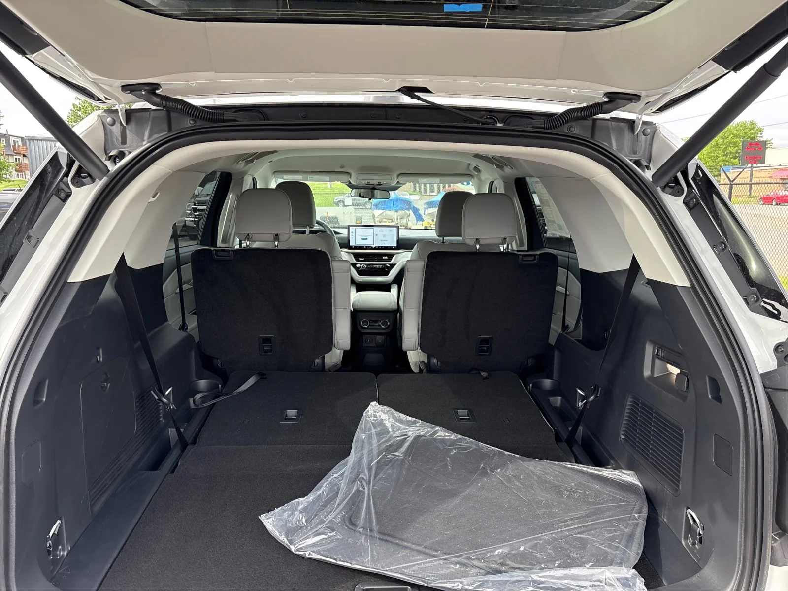 New 2026 Star White Metallic Tri-Coat Ford Active image 11