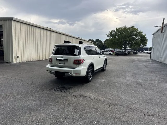 Used 2017 White Nissan SL image 5