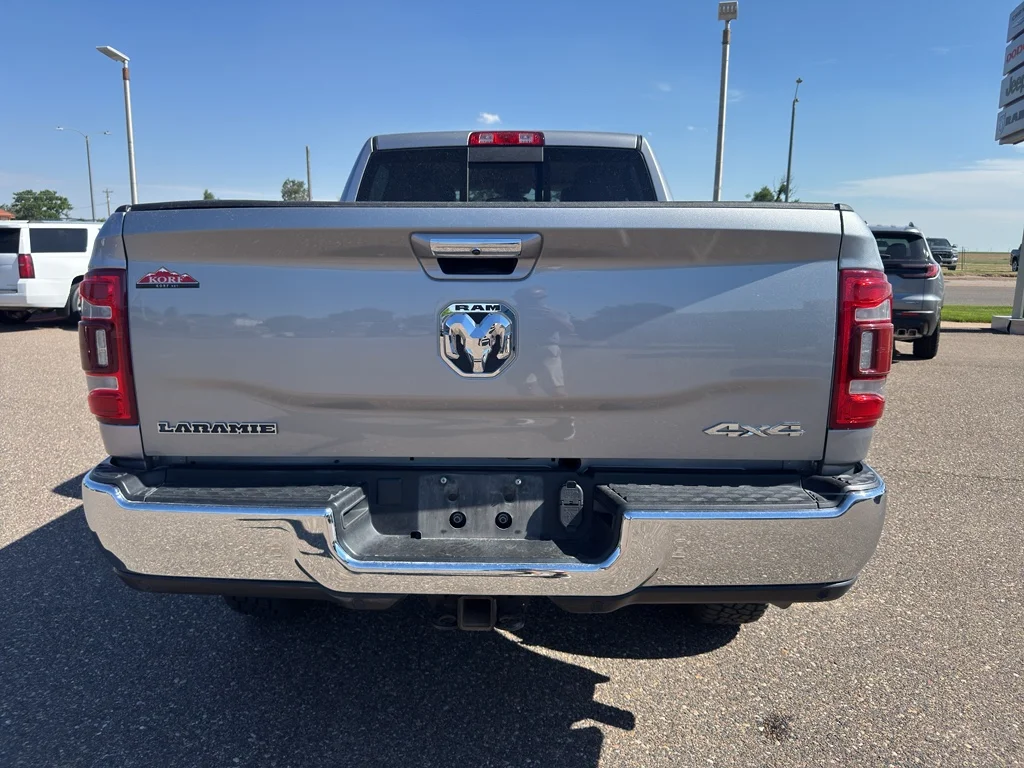Used 2022 Billet Silver Metallic Clearcoat Ram Laramie image 7