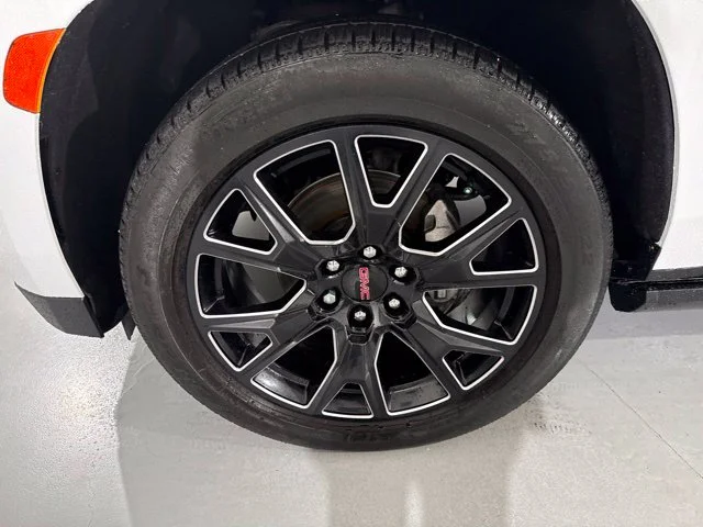 Used 2023 White GMC Denali image 4