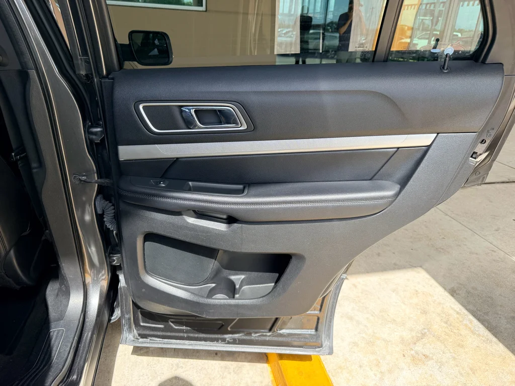 Used 2016 Magnetic Metallic Ford XLT image 14