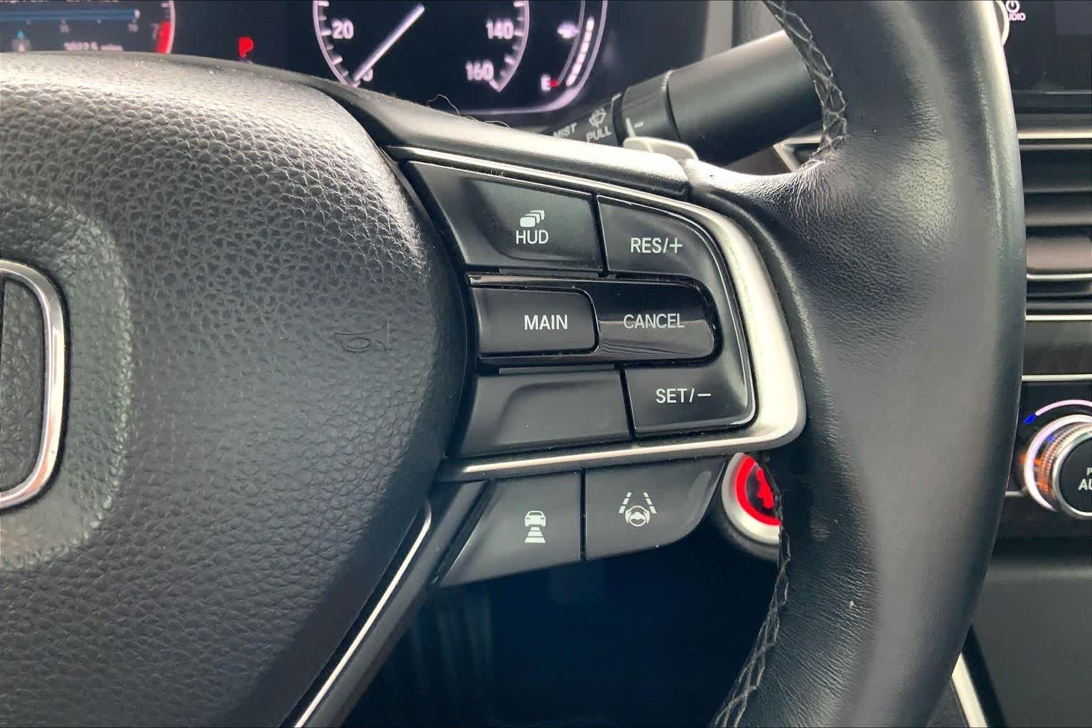 Used 2018 Crystal Black Pearl Honda Touring 2.0T image 24