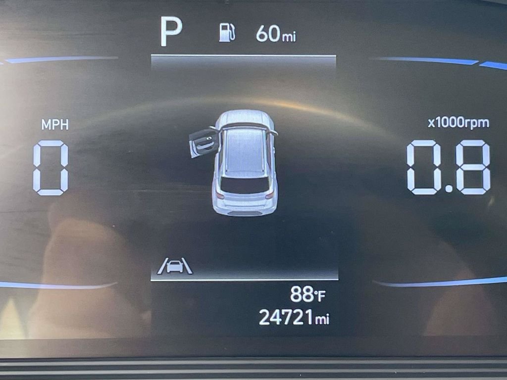 Used 2025 White Hyundai SEL image 26