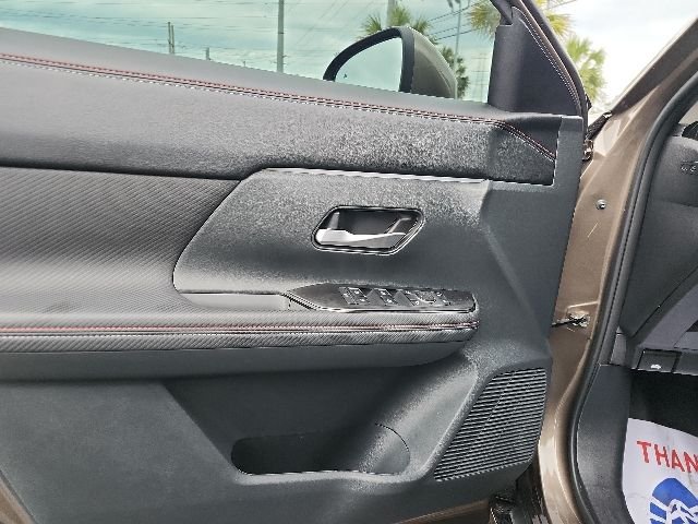 Used 2025 Brown Nissan SR image 15