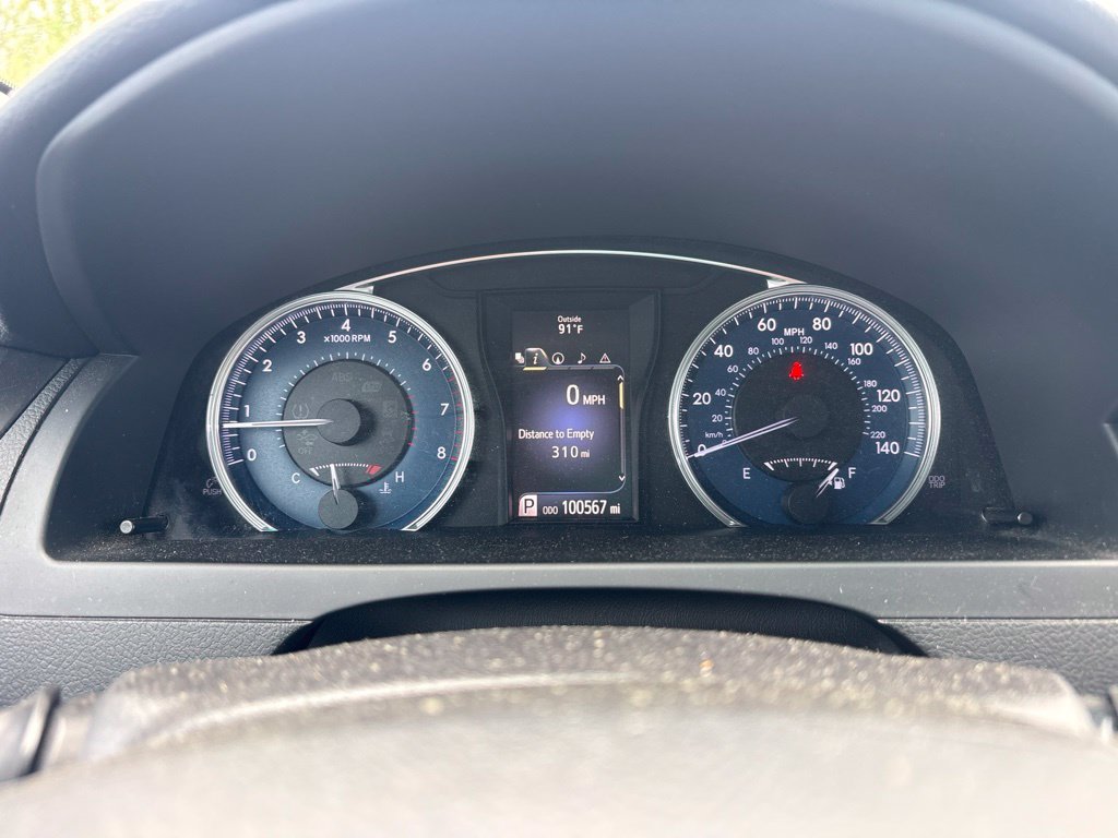 Used 2015 Gray Toyota LE image 21