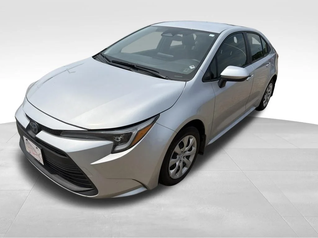 Used 2025 Silver Toyota LE image 9