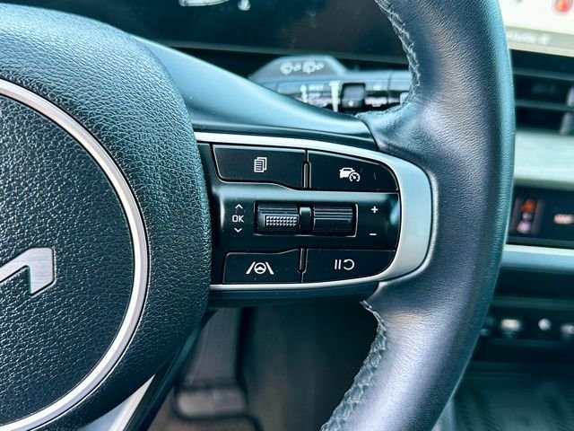 Used 2024 White Kia X-Line image 34
