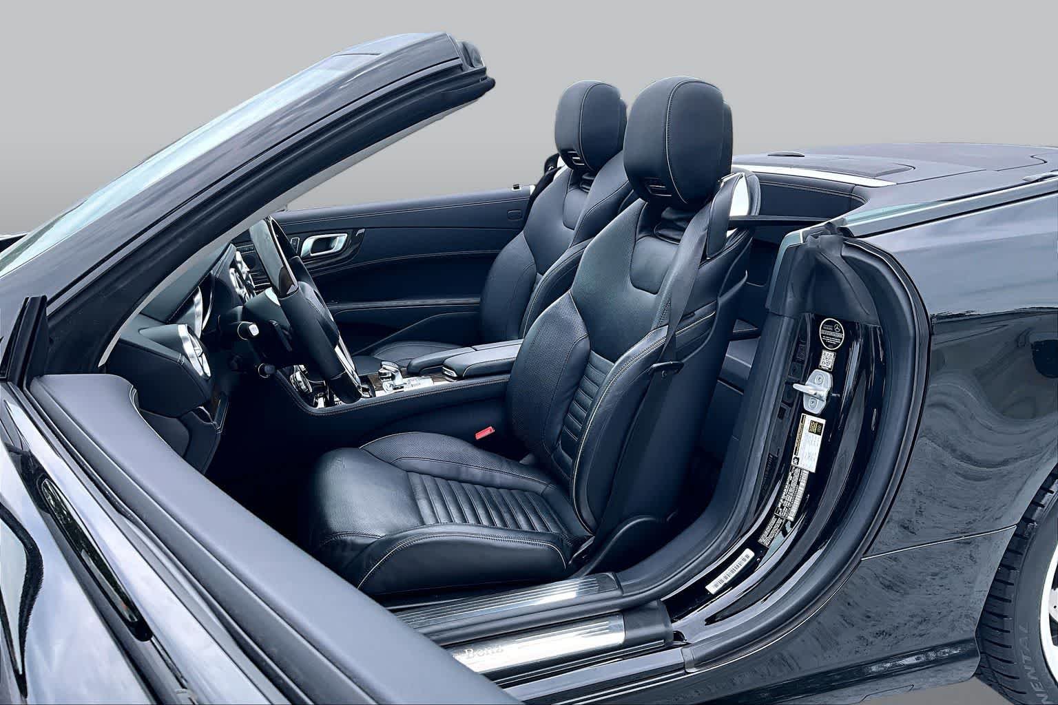 Pre-Owned 2015 Mercedes-Benz SL 550