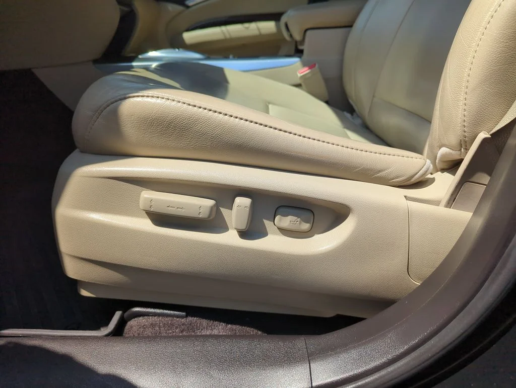 Used 2017  Acura 3.5L image 12