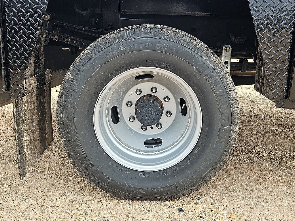 New 2026 Oxford White Ford F-350® XL image 13