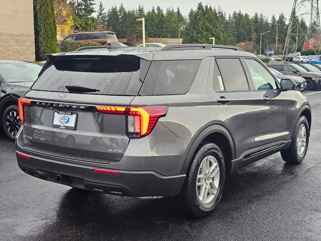 New 2026 Gray Ford Active image 7