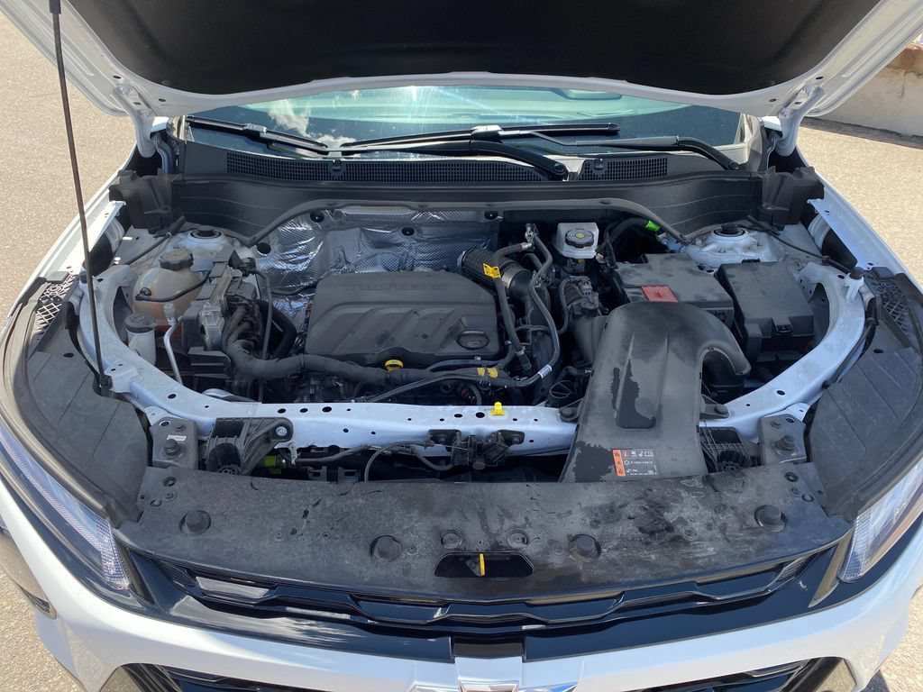 Used 2025 Summit White Chevrolet ACTIV image 22