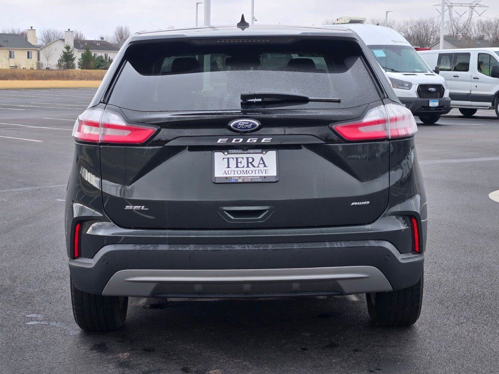 Used 2023 Green Metallic Ford SEL image 13