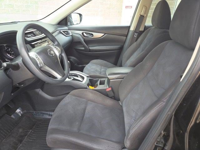 Used 2015 Super Black Nissan SV image 11