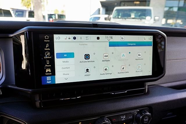 New 2026 Bright White Clear-Coat Exterior Paint Jeep Sport S image 33