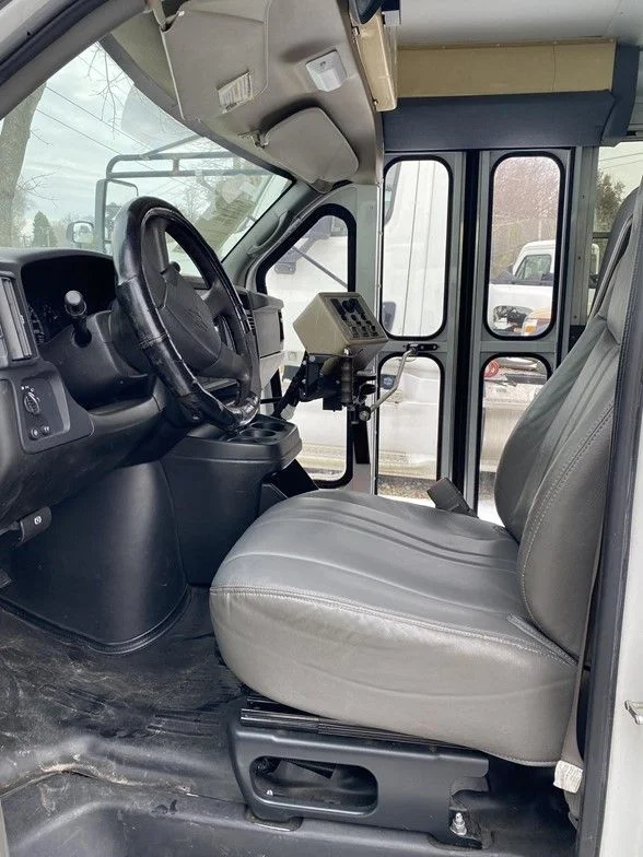 Used 2007 White Chevrolet Work Van image 6